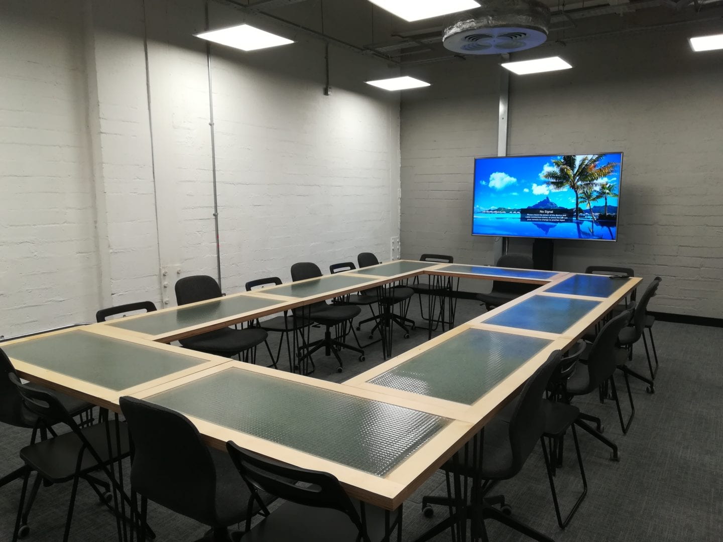 The Benefits of Having a Professional Meeting Room for Your Business